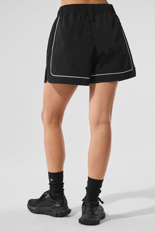 Motivate Track Short ?C Black/White